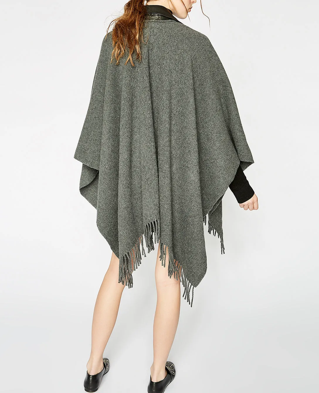 Poncho gris col biker cuir
