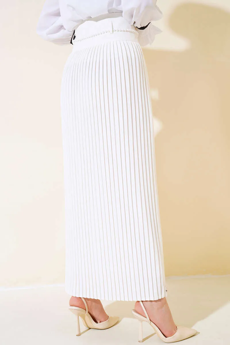 Women's Pearl Belt Pleated Skirt - Ecru